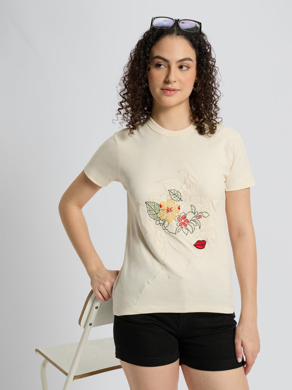 Garden Gaze Women's Tee